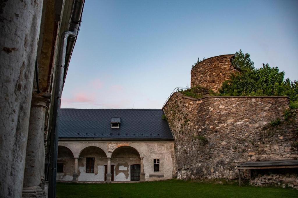 zámek Kolštejn - hotel Chateau Goldenstein Branná Exterior foto
