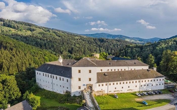 zámek Kolštejn - hotel Chateau Goldenstein Branná Exterior foto