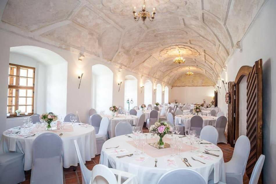 zámek Kolštejn - hotel Chateau Goldenstein Branná Exterior foto